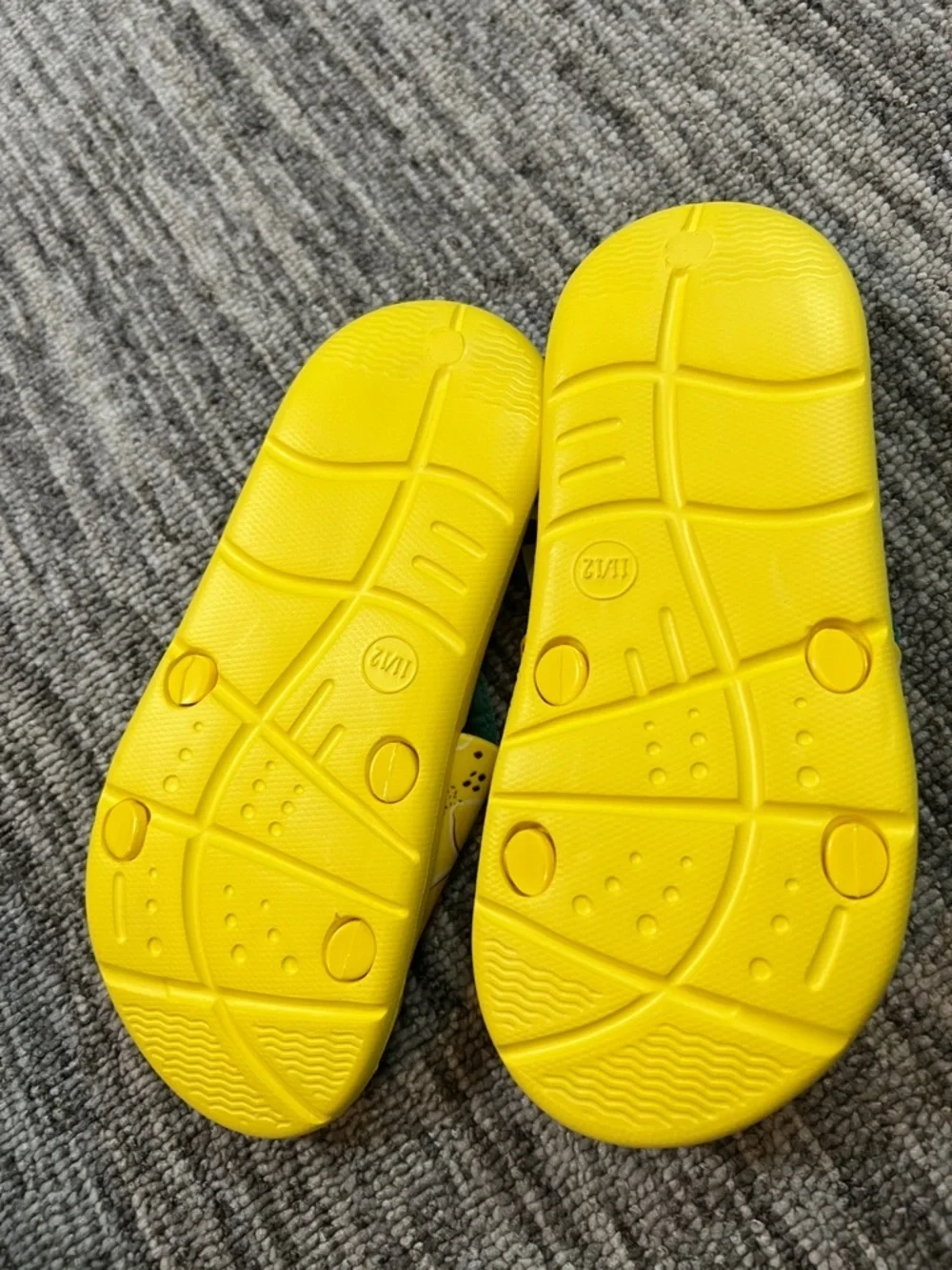 Disney Girls' Minnie Mouse Slide Sandals - Yellow Size 11/12